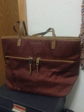 Michael Kors Kempton Large Pocket Tote Burgundy Monogram Jacquard Tan Leather